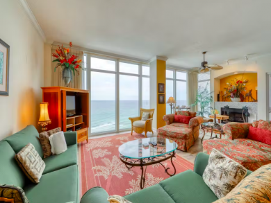 Beachfront Condo with Unbeatable view